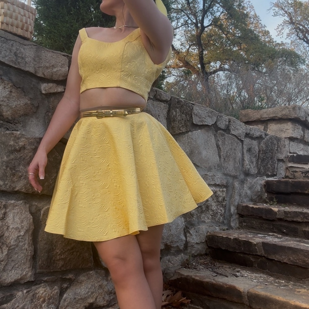 Sherri Hill Two-Piece Yellow Spring Set